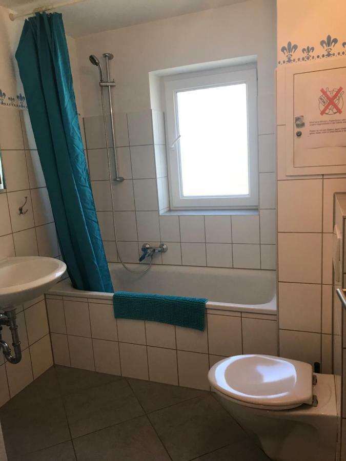 Unterkunft Fuer Arbeiter Und Monteure Gräfrath Exterior foto